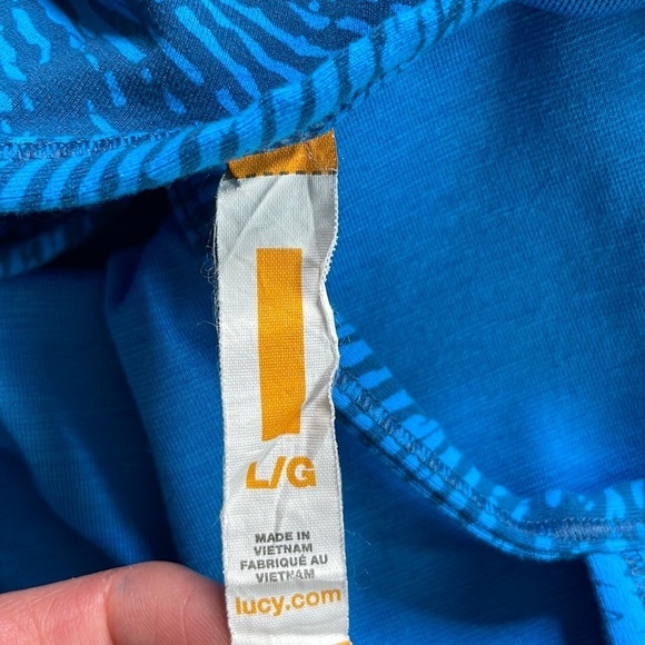 Lucy Women’s Blue Racerback Tee with built in bra, size large - Picture 2 of 10